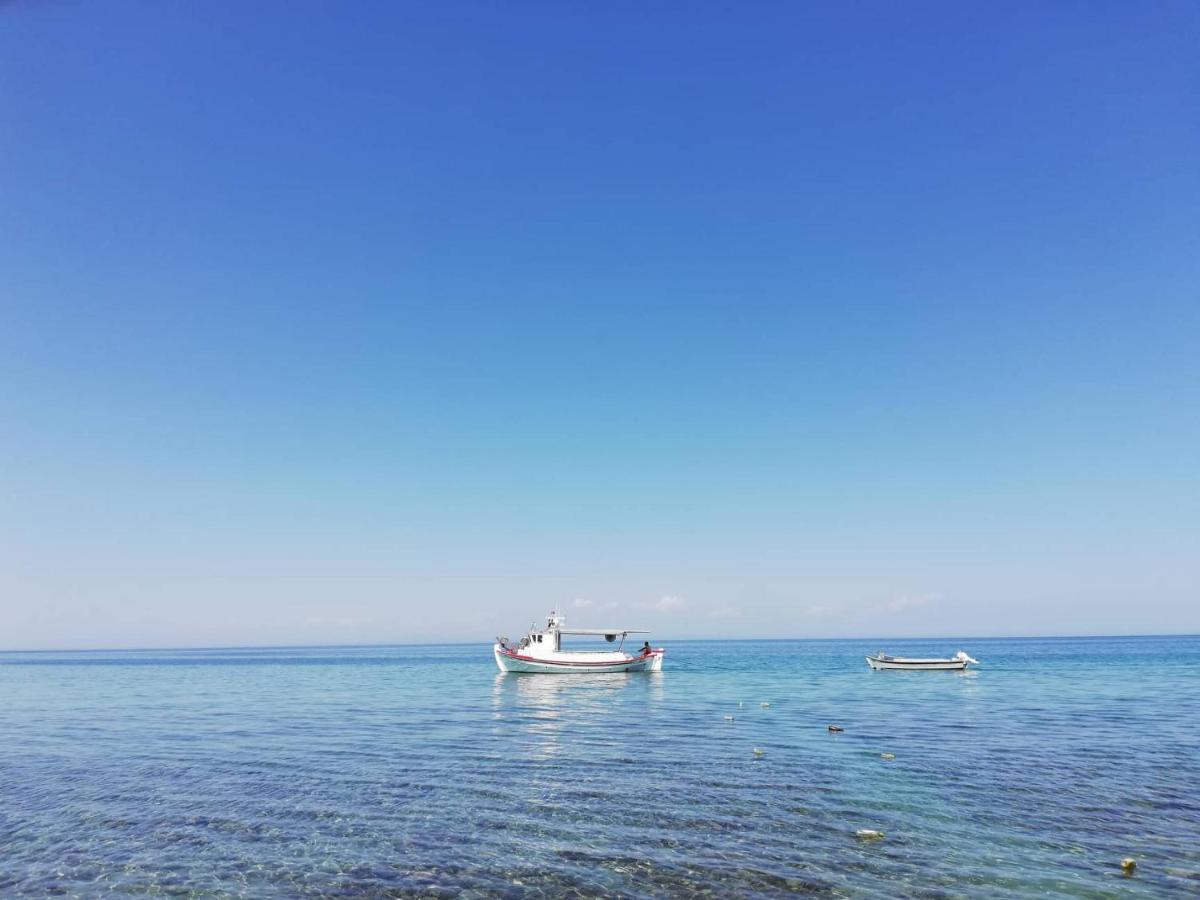 Don Bazilio Seahouse Apartment Лептокария Екстериор снимка